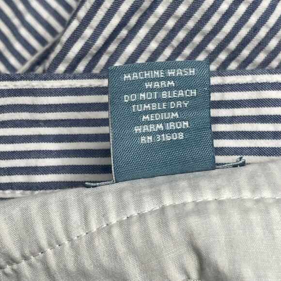 Jos A Bank Shorts Men 42 x 8.5" Inseam Blue Stripe Seersucker Pleated Stays Cool - Picture 9 of 11